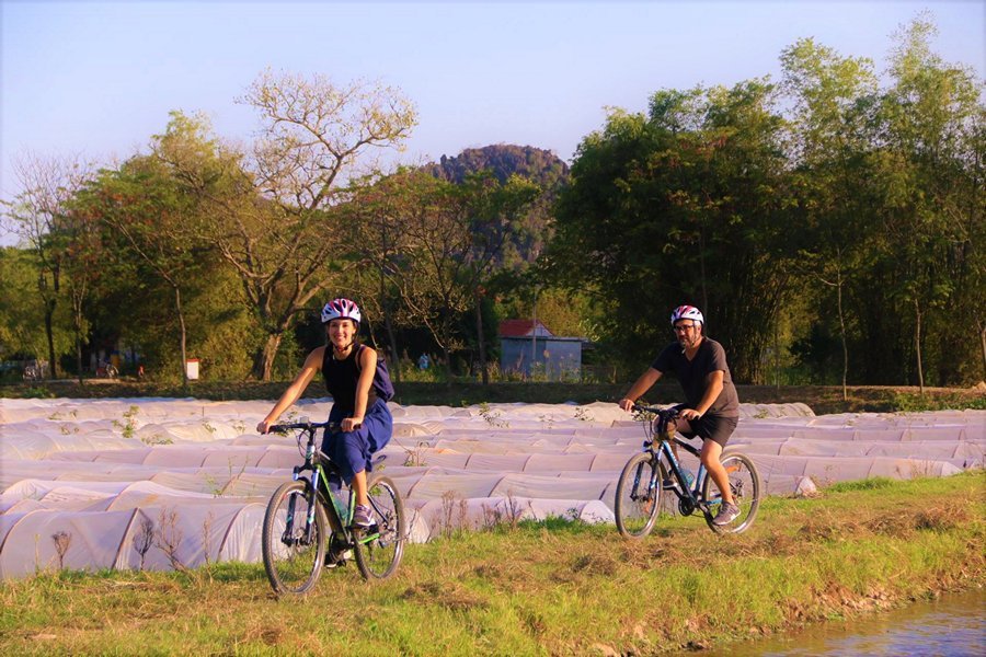 Hanoi to Halong Bay Bike Ride 1 Day